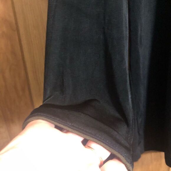 Chico’s Travelers Slinky Long Sleeve Button Front With Contrasting Trim Blouse - Picture 3 of 6